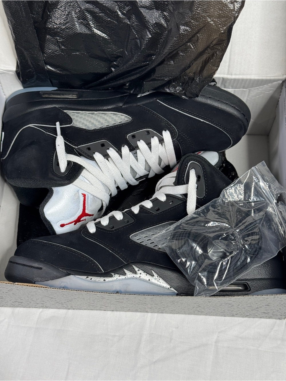 Air Jordan 5 Retro OG “Black Metallic Reimagined”
Size 7Y